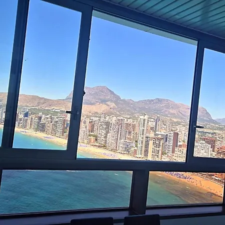 Seaside Splendor Panoramic 3-bedrooms Oasis Benidorm
